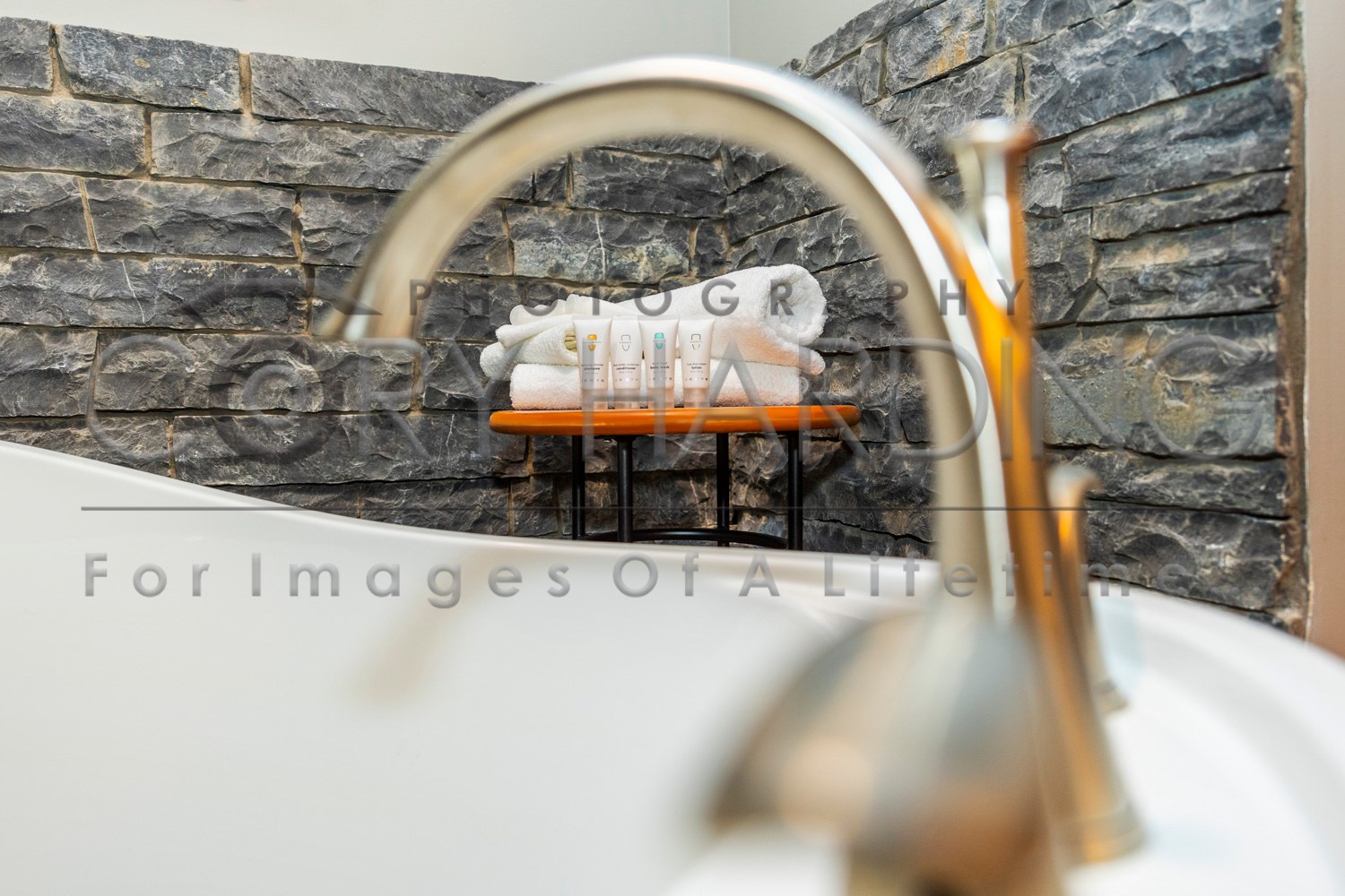 Commercial — 221_12